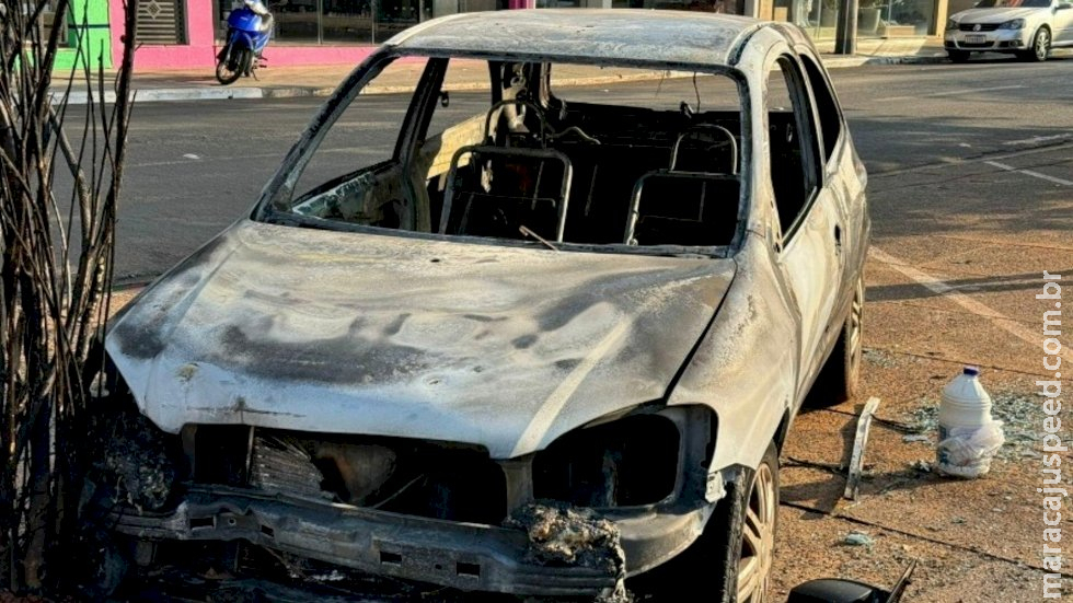 Suspeita de incendiar carro de ex-marido em Nova Andradina teve 40% do corpo queimad Suspeita de incendiar carro de ex-marido em Nova Andradina teve 40% do corpo queimad