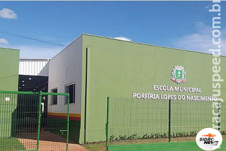 Aluno armado com faca ameaça direção da Escola Porfiria Lopes do Nascimento Aluno armado com faca ameaça direção da Escola Porfiria Lopes do Nascimento
