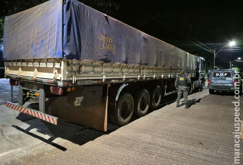 Após tentativa de golpe, polícia recupera caminhão que seguia até a fronteira Após tentativa de golpe, polícia recupera caminhão que seguia até a fronteira