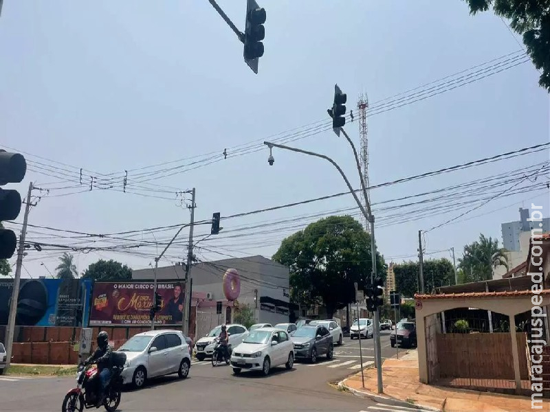Atenção, condutores: Semáforos da Rui Barbosa com a Rua Amazonas estão desligados Atenção, condutores: Semáforos da Rui Barbosa com a Rua Amazonas estão desligados