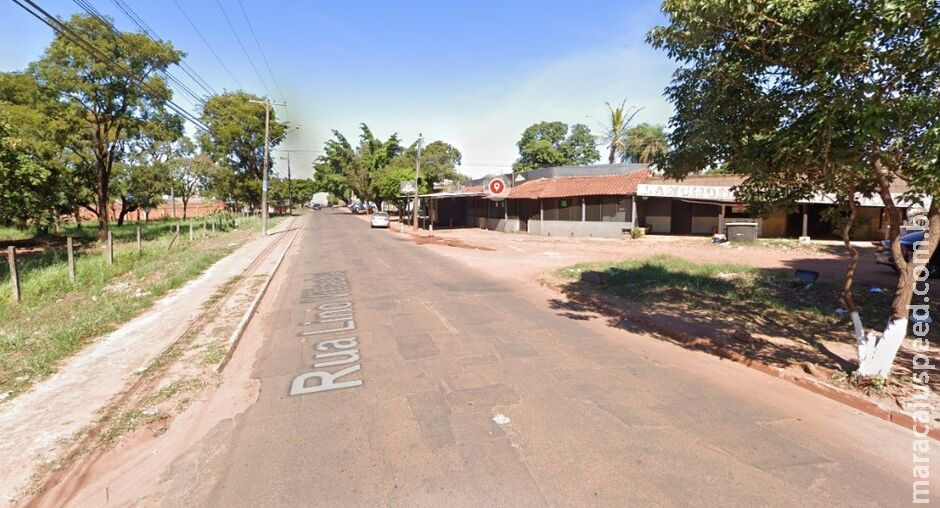 Bêbado arruma confusão e agride segurança em tabacaria no Nova Lima Bêbado arruma confusão e agride segurança em tabacaria no Nova Lima