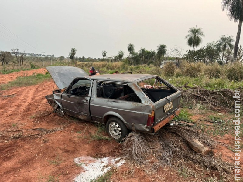 Carro capota e deixa dois gravemente feridos na MS-134, entre Nova Andradina e Nova Casa Verde Carro capota e deixa dois gravemente feridos na MS-134, entre Nova Andradina e Nova Casa Verde
