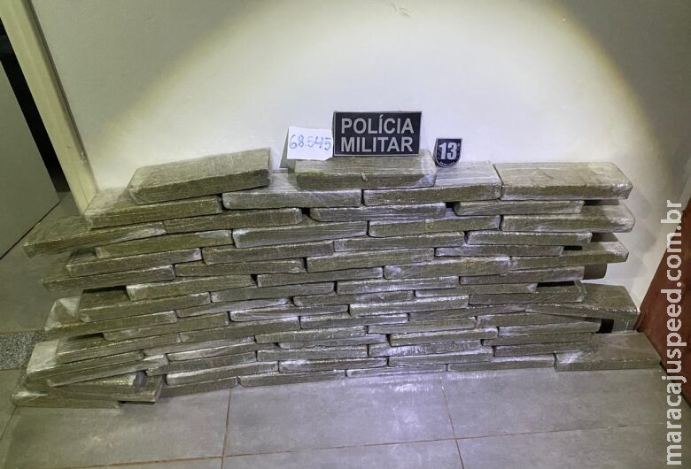 Casal é preso com 70kg de maconha na MS-112 Casal é preso com 70kg de maconha na MS-112