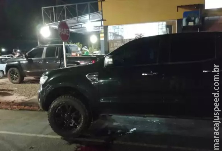 Comerciante é assassinado a tiros na rua enquanto estava parado ao lado de caminhonete Comerciante é assassinado a tiros na rua enquanto estava parado ao lado de caminhonete