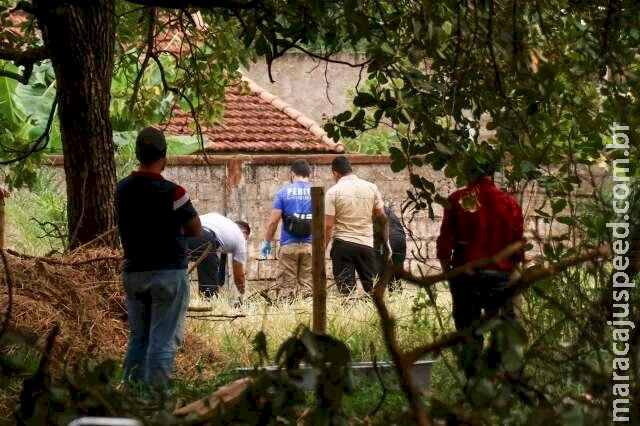 Dona de terreno encontra corpo de idoso durante limpeza em Campo Grande Dona de terreno encontra corpo de idoso durante limpeza em Campo Grande