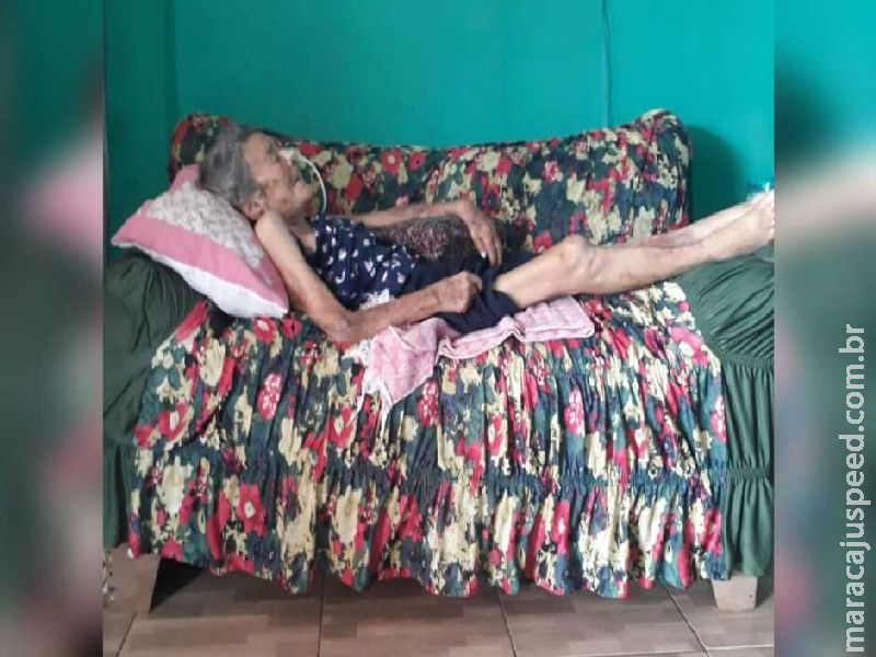 Enquanto aguarda apoio da Defensoria, família precisa de fralda e alimento para idosa acamada Enquanto aguarda apoio da Defensoria, família precisa de fralda e alimento para idosa acamada