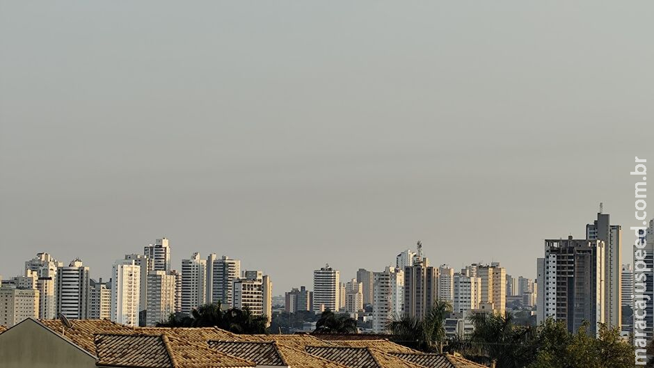 Frente fria se aproxima, mas previsão é de calor acima de 40°C em MS Frente fria se aproxima, mas previsão é de calor acima de 40°C em MS