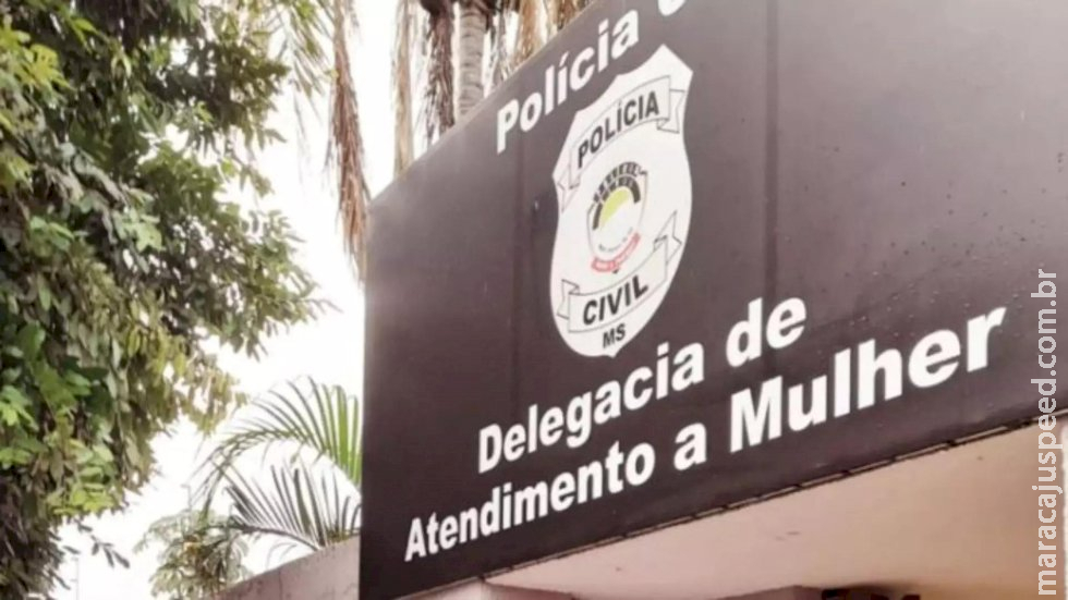 Homem arrasta ex-mulher, a agride e incendeia carro em Três Lagoas Homem arrasta ex-mulher, a agride e incendeia carro em Três Lagoas