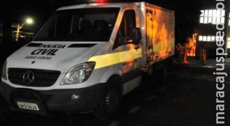 Homem é assassinado a tiros com filha de cinco meses no colo Homem é assassinado a tiros com filha de cinco meses no colo
