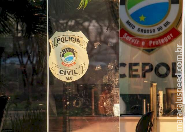 Homem é morto a tiros em casa na Capital Homem é morto a tiros em casa na Capital