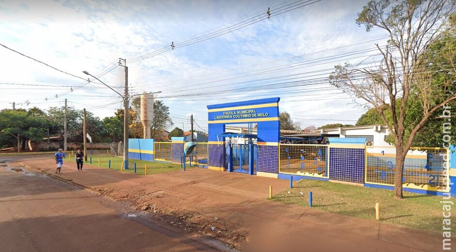 Homem mostra pênis para estudantes em Dourados Homem mostra pênis para estudantes em Dourados