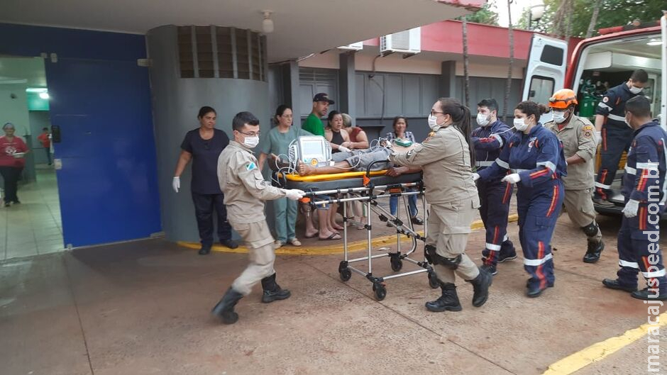 Jovem morre baleado na cabeça em frente a conveniência em Dourados Jovem morre baleado na cabeça em frente a conveniência em Dourados
