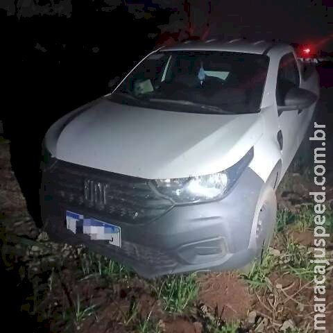 Ladrão armado rende casal, rouba carro e é morto ao trocar tiros com a polícia em Campo Grande Ladrão armado rende casal, rouba carro e é morto ao trocar tiros com a polícia em Campo Grande