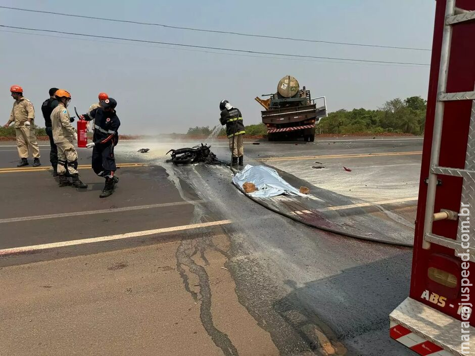 Moto explode após acidente e motociclista morre carbonizado na BR-262, em Três Lagoas Moto explode após acidente e motociclista morre carbonizado na BR-262, em Três Lagoas