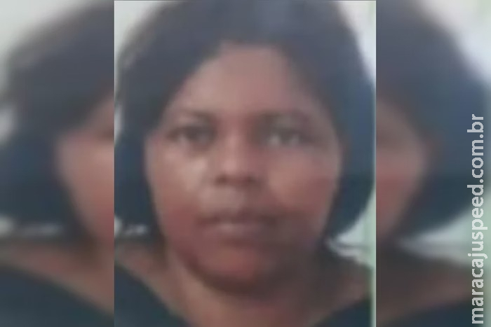 Mulher morre eletrocutada ao tirar roupas de máquina de lavar