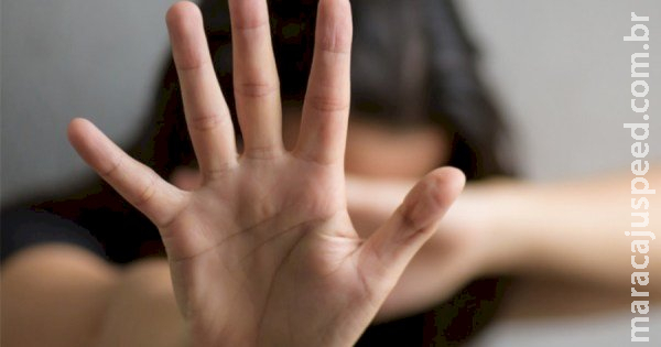 Mulher vai parar no hospital após ser agredida pelo companheiro Mulher vai parar no hospital após ser agredida pelo companheiro