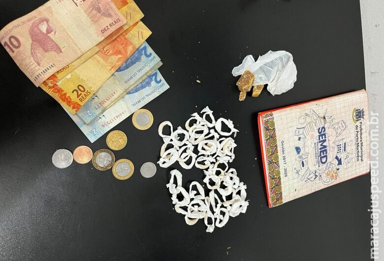 Polícia desarticula ponto de venda de drogas em operação noturna