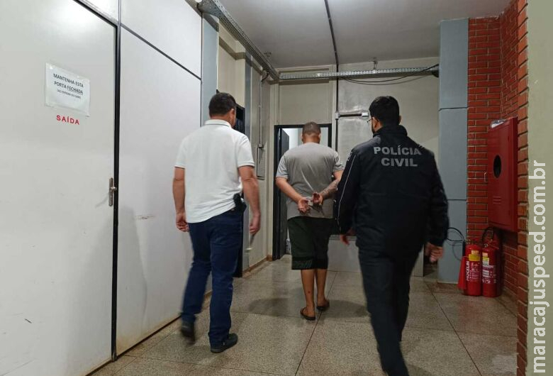 Polícia encontra cofre embutido em parede de casa que servia de ponto de venda de crack Polícia encontra cofre embutido em parede de casa que servia de ponto de venda de crack