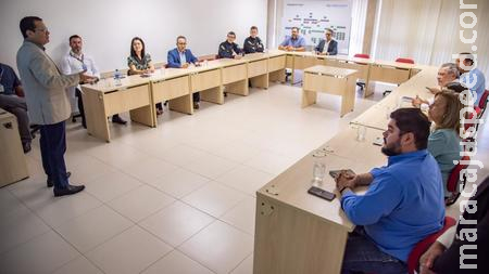TCE-MS realiza reunião de trabalho sobre fiscalização do transporte escolar TCE-MS realiza reunião de trabalho sobre fiscalização do transporte escolar