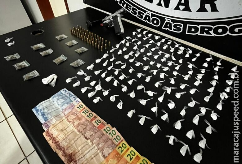 Três são presos por tráfico de drogas e porte ilegal de arma de fogo Três são presos por tráfico de drogas e porte ilegal de arma de fogo