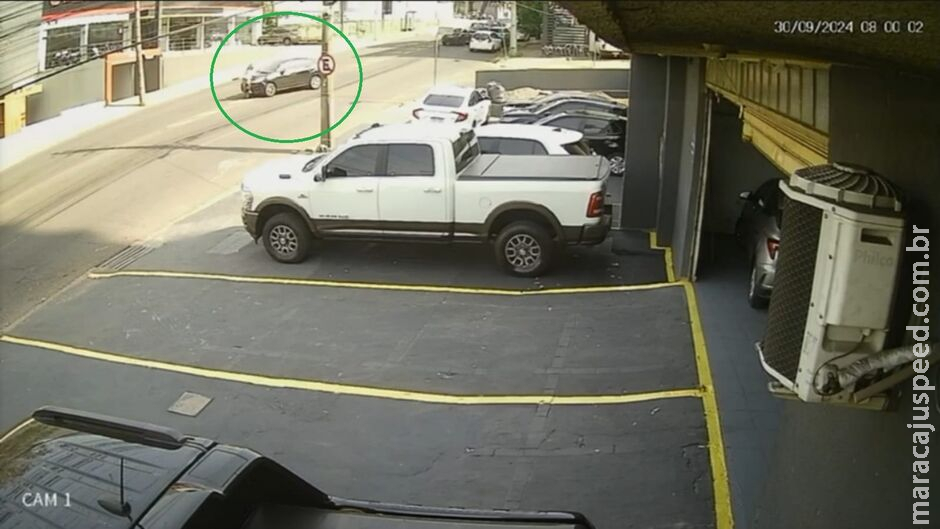 Viu ou não? Mulher é atropelada por carro e é resgatada em estado grave na rua Ceará Viu ou não? Mulher é atropelada por carro e é resgatada em estado grave na rua Ceará