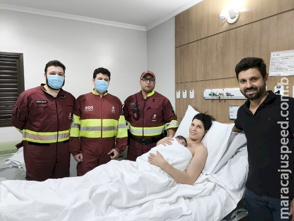 Bebê nasce dentro de ambulância da CCR MSVia, na BR-163, em Dourados Bebê nasce dentro de ambulância da CCR MSVia, na BR-163, em Dourados