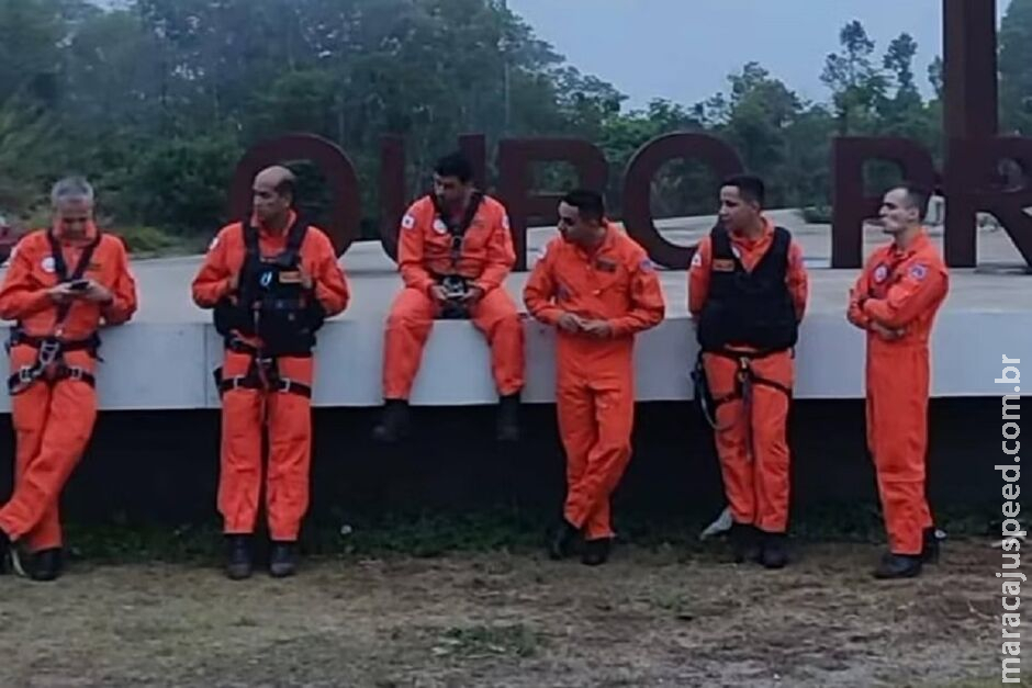 Bombeiros que morreram em queda de helicóptero são velados em Belo Horizonte Bombeiros que morreram em queda de helicóptero são velados em Belo Horizonte