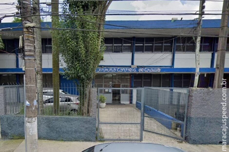 Carro da segurança de Lula é roubado na escola onde o presidente vota Carro da segurança de Lula é roubado na escola onde o presidente vota