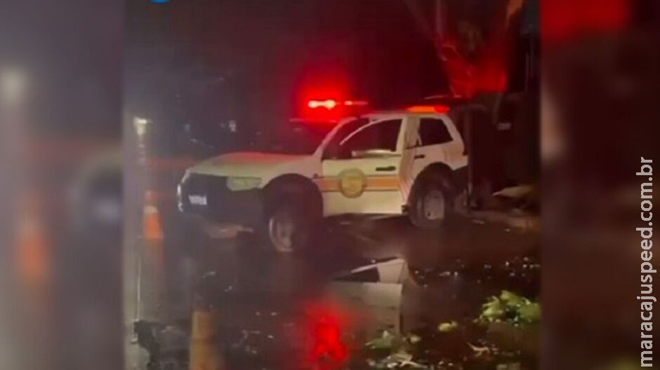 Com 28 caminhões, prefeitura monta aparato de guerra após tempestade em Campo Grande Com 28 caminhões, prefeitura monta aparato de guerra após tempestade em Campo Grande