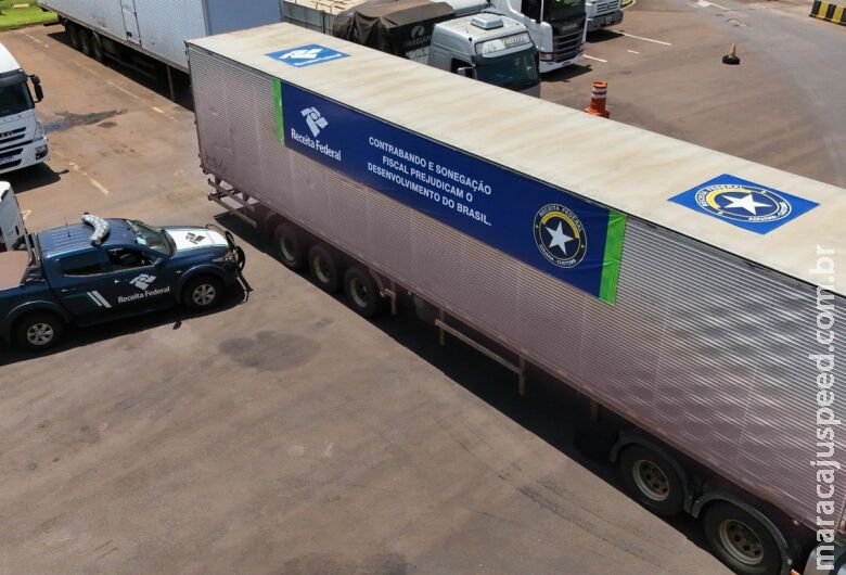 Comboio com 14 carretas carregadas com cigarros contrabandeados sai de MS para destruição Comboio com 14 carretas carregadas com cigarros contrabandeados sai de MS para destruição