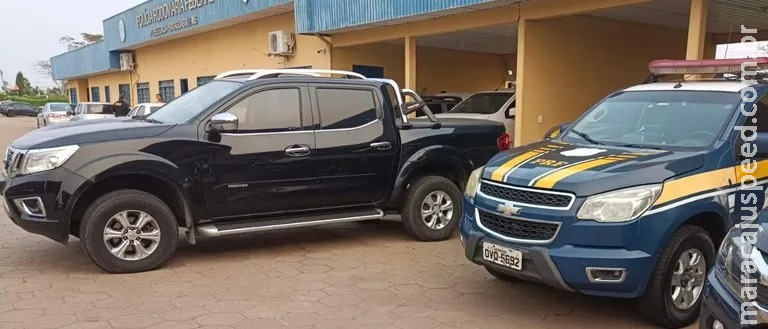 Dois são presos em flagrante com carro clonado em Bataguassu Dois são presos em flagrante com carro clonado em Bataguassu