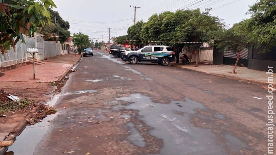 Dupla de moto executa homem com vários tiros em Chapadão do Sul Dupla de moto executa homem com vários tiros em Chapadão do Sul