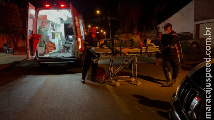 Gari é atropelado por motocicleta durante coleta de lixo em Três Lagoas Gari é atropelado por motocicleta durante coleta de lixo em Três Lagoas