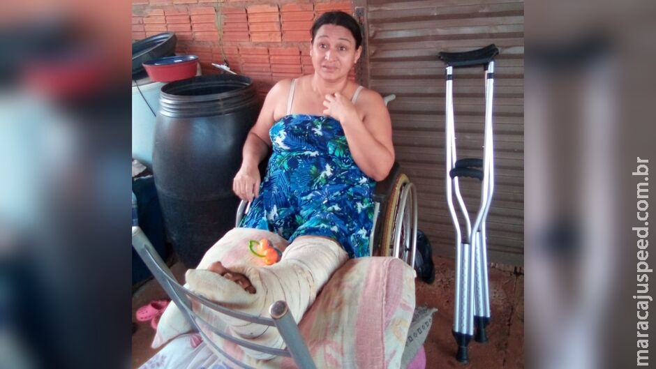 Há 2 meses com pé quebrado, diarista não consegue trabalhar e precisa de ajuda para se recuperar Há 2 meses com pé quebrado, diarista não consegue trabalhar e precisa de ajuda para se recuperar