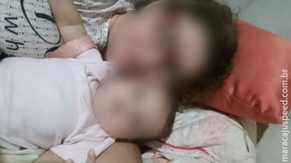 Há 28 dias internada, bebê afogada pela mãe está acordada e tem apresentado melhoras Há 28 dias internada, bebê afogada pela mãe está acordada e tem apresentado melhoras