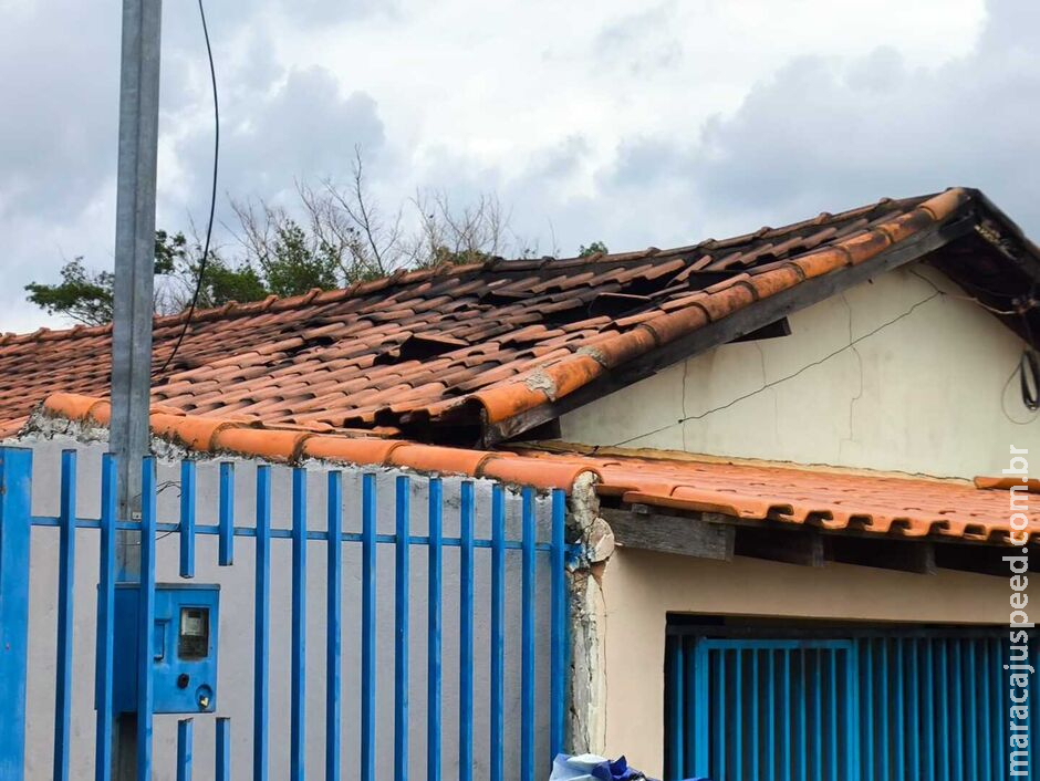 Homem ateia fogo na casa, carro e esfaqueia atual namorado da ex no Jardim Canguru