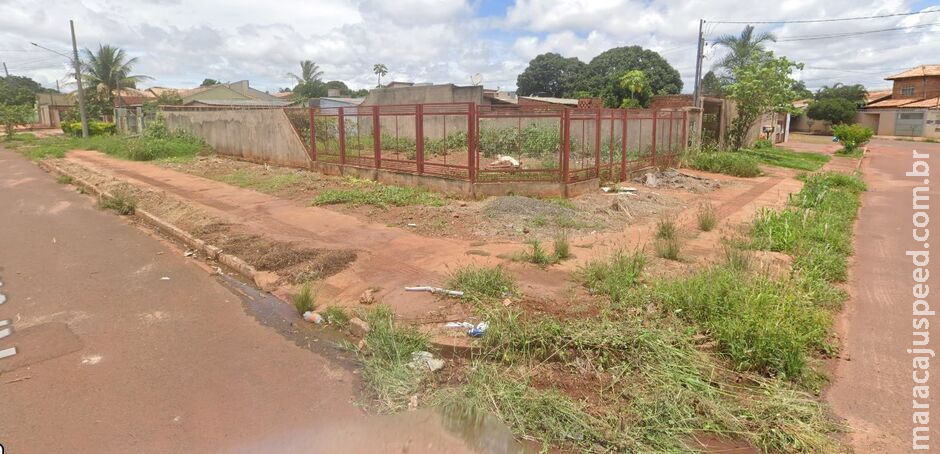 Homem é espancado por cerca de 10 pessoas no Santa Luzia Homem é espancado por cerca de 10 pessoas no Santa Luzia