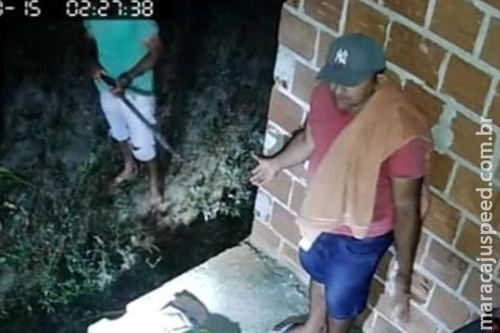 Homem é pego furtando calcinhas e apanha de morador