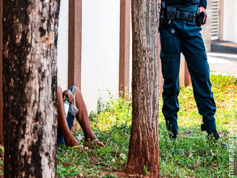 Homem foge de UPA e é encontrado andando nu pela Rua Marquês de Pombal Homem foge de UPA e é encontrado andando nu pela Rua Marquês de Pombal