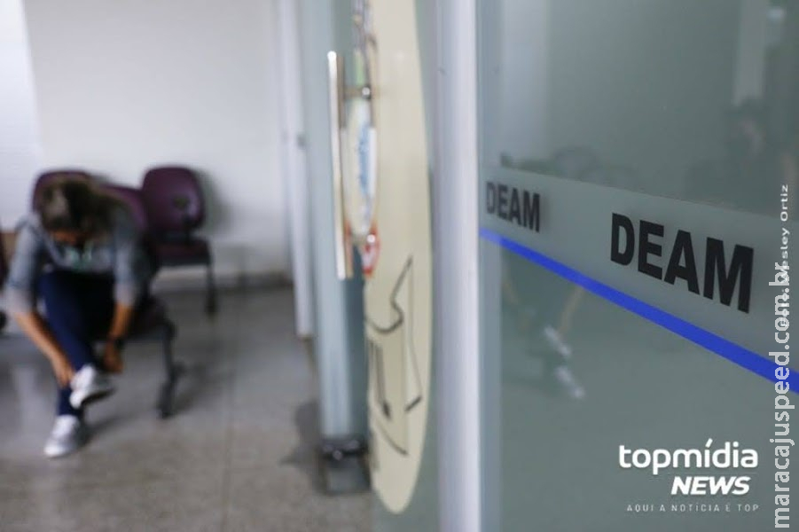 Idosa pede medida protetiva contra filha que mentiu ter câncer para extorquir família Idosa pede medida protetiva contra filha que mentiu ter câncer para extorquir família