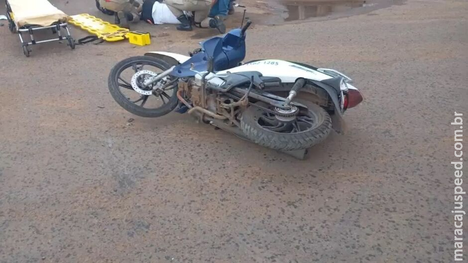 Jovem fratura fêmur após bater moto com caminhão em Chapadão do Sul Jovem fratura fêmur após bater moto com caminhão em Chapadão do Sul