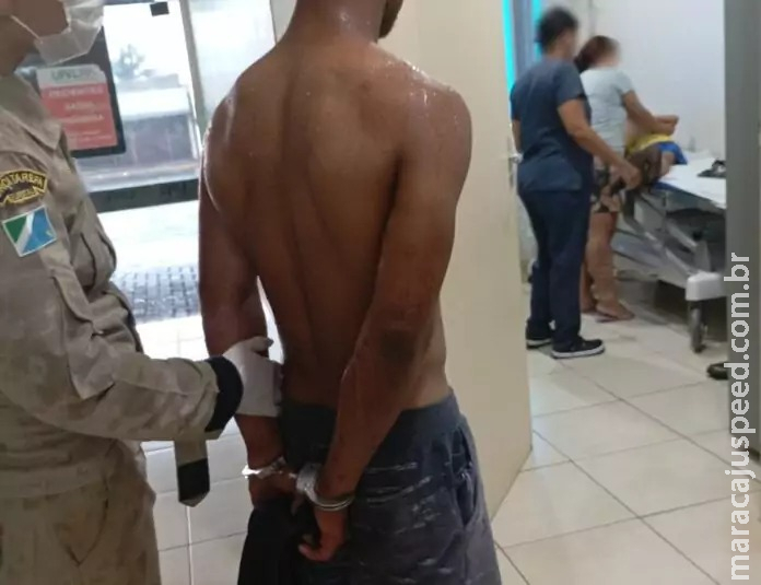 Jovem sob efeito de drogas foge de UPA e ataca familiares em Três Lagoas Jovem sob efeito de drogas foge de UPA e ataca familiares em Três Lagoas