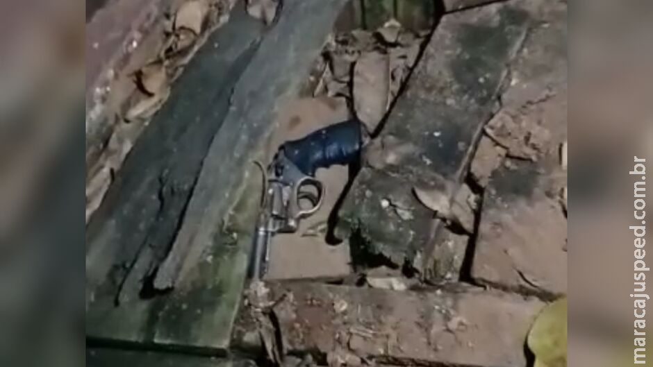 Morador encontra crianças Morador encontra crianças