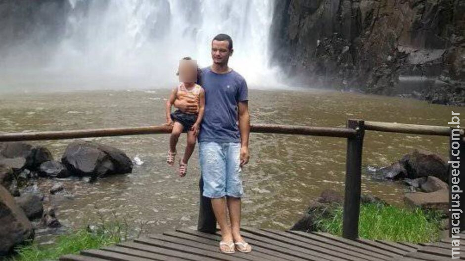 Morte de jovem esmagado por carro abala irmã e familiares: Morte de jovem esmagado por carro abala irmã e familiares: