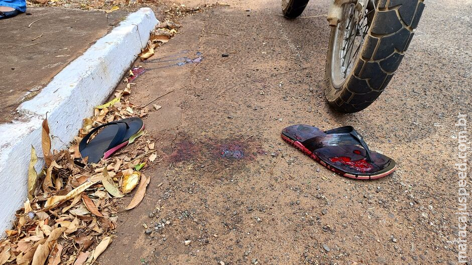 Motociclista é atingido por caminhão e sofre lesão grave no tornozelo 