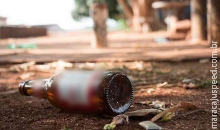 Mulher é agredida com garrafada na cabeça em bar em Camapuã Mulher é agredida com garrafada na cabeça em bar em Camapuã