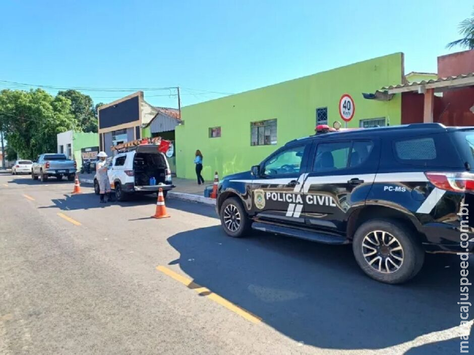 Oito são levados para a delegacia em operação contra Oito são levados para a delegacia em operação contra