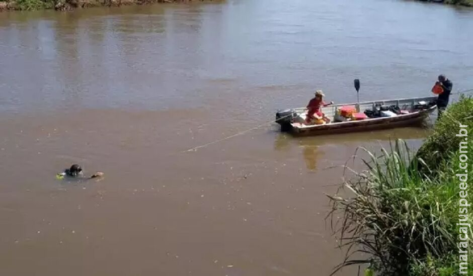 Pescador desaparece ao tentar atravessar rio a nado em Naviraí Pescador desaparece ao tentar atravessar rio a nado em Naviraí