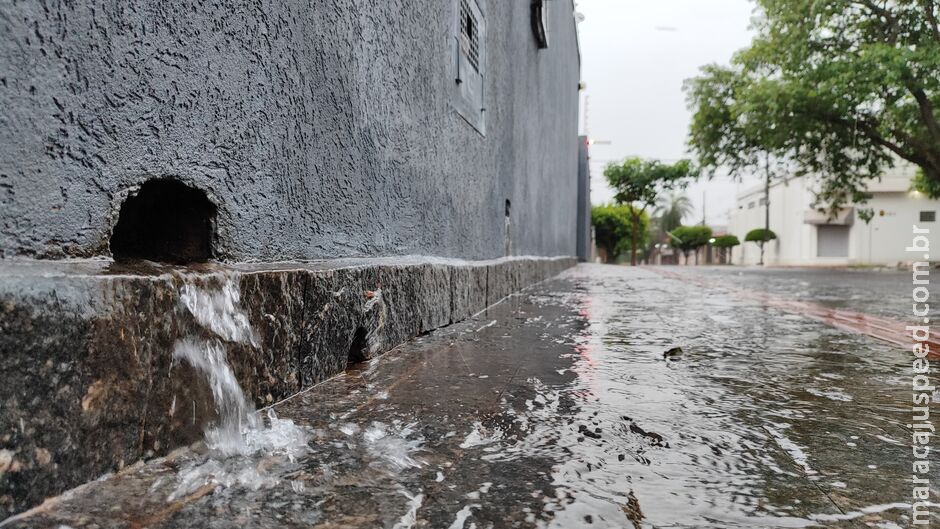 Sábado começa chuvoso, promete tempestades pontuais e máximas de 32°C em MS Sábado começa chuvoso, promete tempestades pontuais e máximas de 32°C em MS