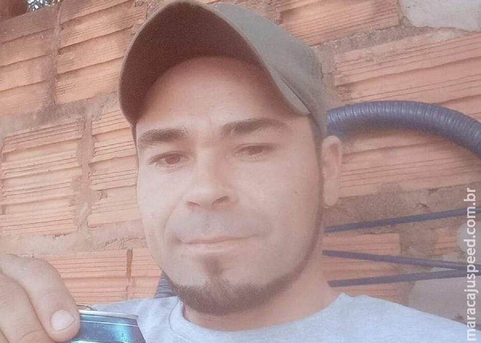 Amigos encontram corpo de homem que desapareceu no Rio Ivinhema Amigos encontram corpo de homem que desapareceu no Rio Ivinhema
